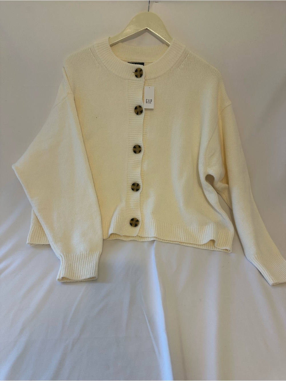 GAP Cream Cropped Button-Front Cardigan with Tortoiseshell Buttons